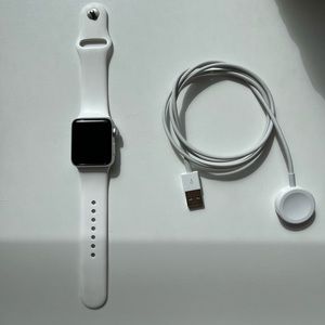 Apple Series 3 Silver 38 mm
Smart Watch